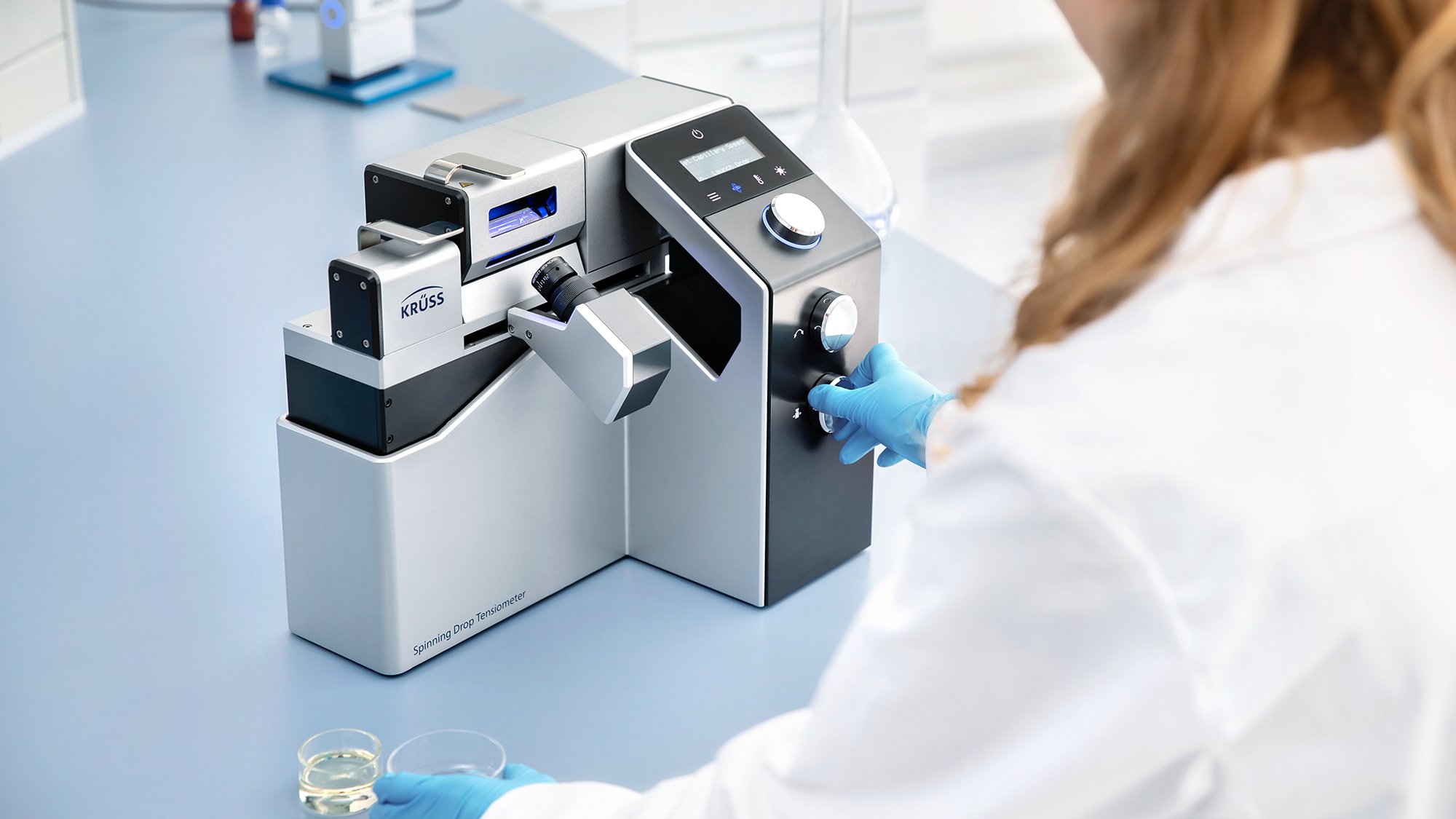 kruss-laboratory-sdt-03-2048x1152px